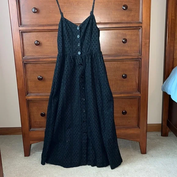 URBAN OUTFITTERS BUTTON DOWN BLACK MIDI DRESS